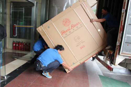 万秀钢琴贵重工艺品无忧运